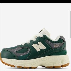 New Balance green beige 2002R -Worn 1xx-New conditions -7 toddler-Best offer